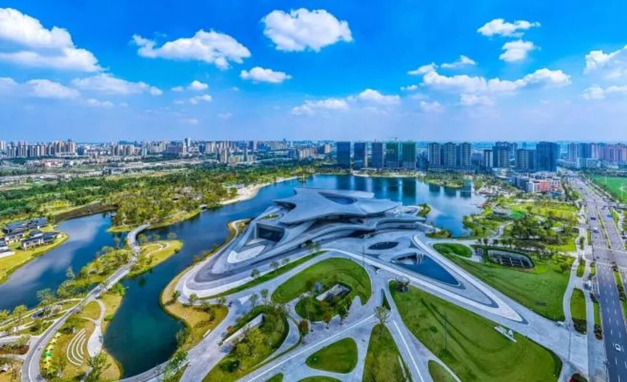 从“星云”地标到产业雨林,成都郫都区科幻动能澎湃
