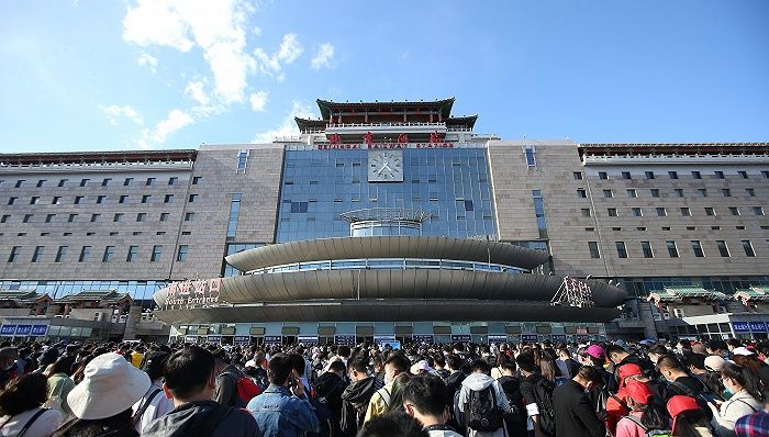 新华社评“五一”高铁晚点：地膜虽难预见，管理却可改善