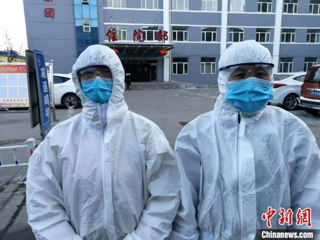成人纸尿裤成抗疫医护人员“标配”:节省资源、多救病患