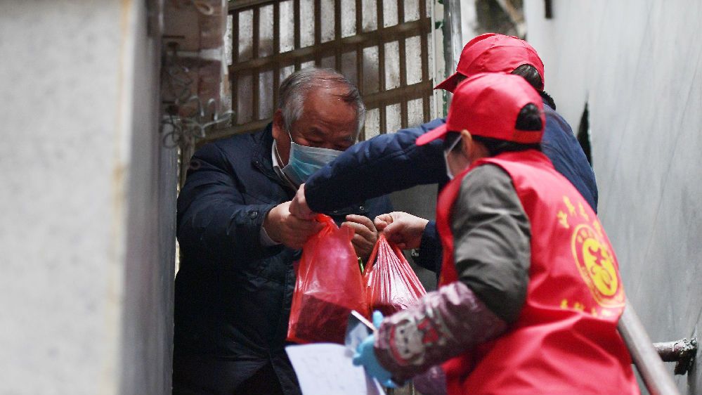 境外媒体：世界瞩目中国超强动员能力
