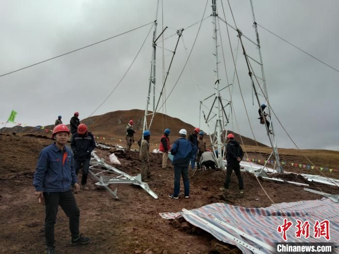 “三区两州”电网建设工程：“云端”架线 不忘保护生态