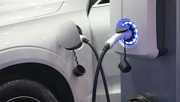 新能源车调查报告：抢“标”战开打，车企倾斜的转型天平