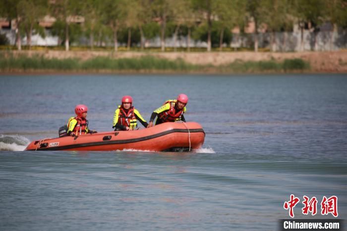 探访水域应急救援队：“水上蛟龙”守护群众生命安全