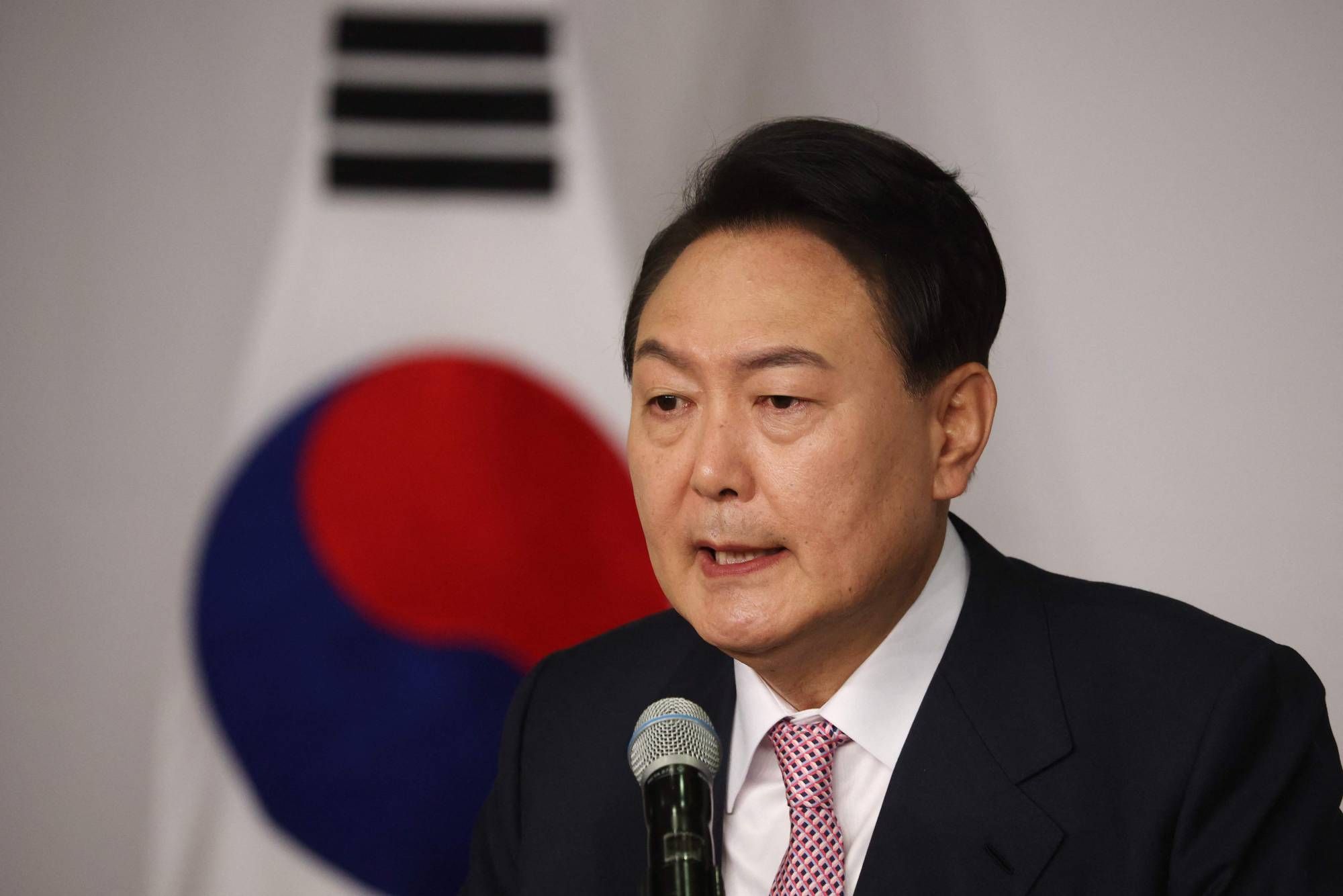 亚太日报 | 上任才俩月，韩国总统支持率已低到尘埃