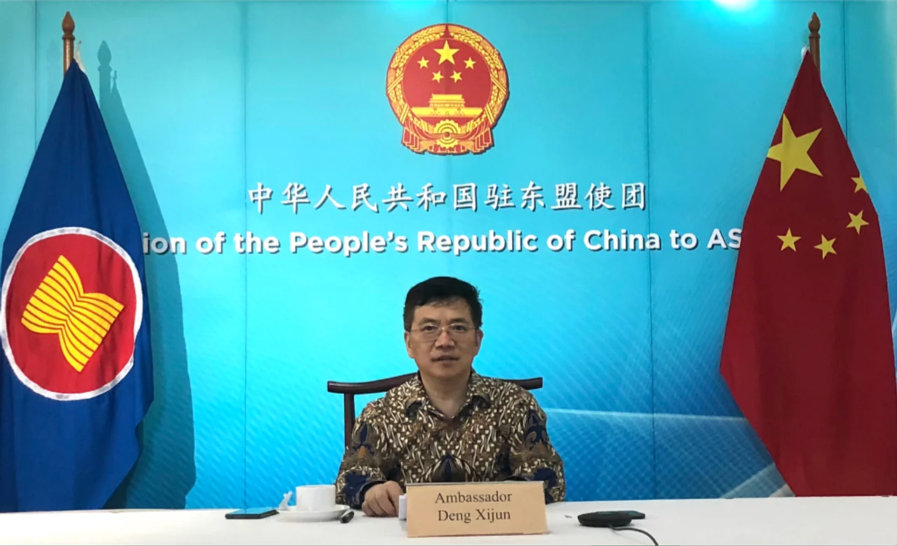 驻东盟大使邓锡军:美国已经成为东亚区域合作最大的破坏者