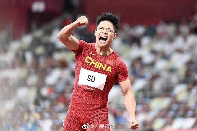 激动！看苏炳添冲刺后庆祝看到泪崩