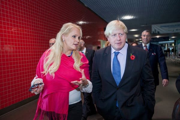 亚太日报 | 英国首相老情人出剧本爆料，称约翰逊趁老婆不在家与她偷情