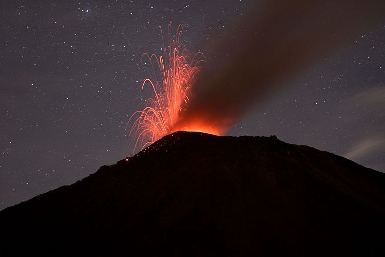 危地马拉帕卡亚火山喷发