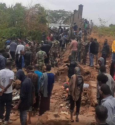 埃塞俄比亚一混凝土墙因连续降雨倒塌 造成9人死亡