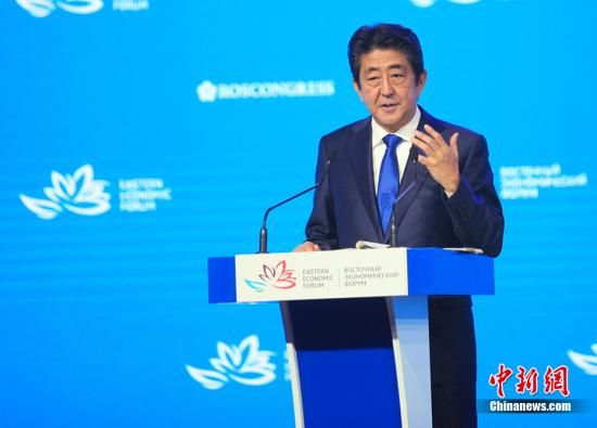 日本首相安倍晋三通过华文媒体向华侨华人祝贺新春
