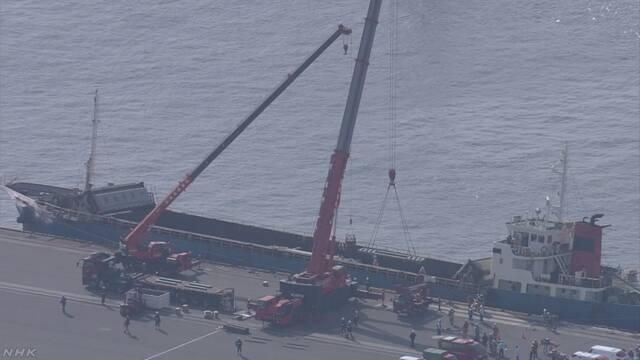 日本一货船倾斜：7米长混凝土板砸下 致一死一伤