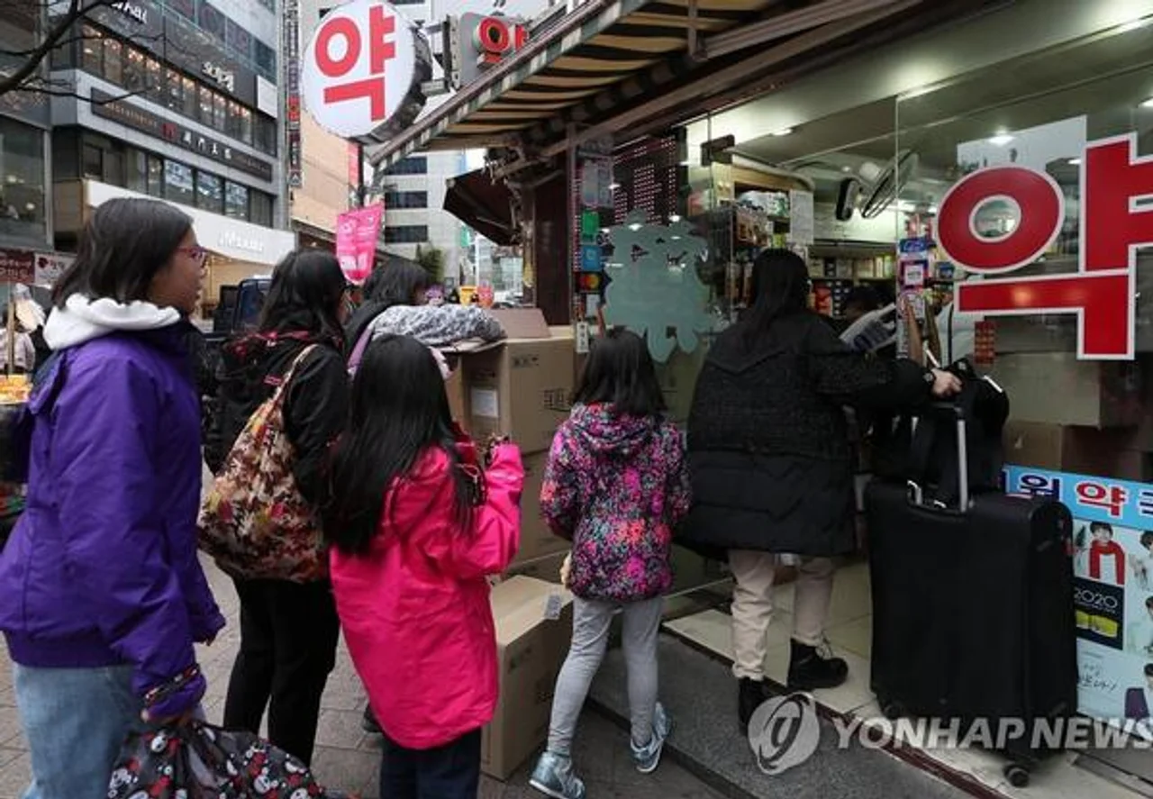 春节期间,韩国口罩和洗手液等防疫用品销量剧增