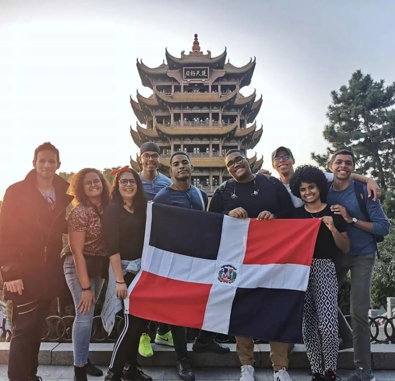 多米尼加在华留学生现身说法:相信中国!