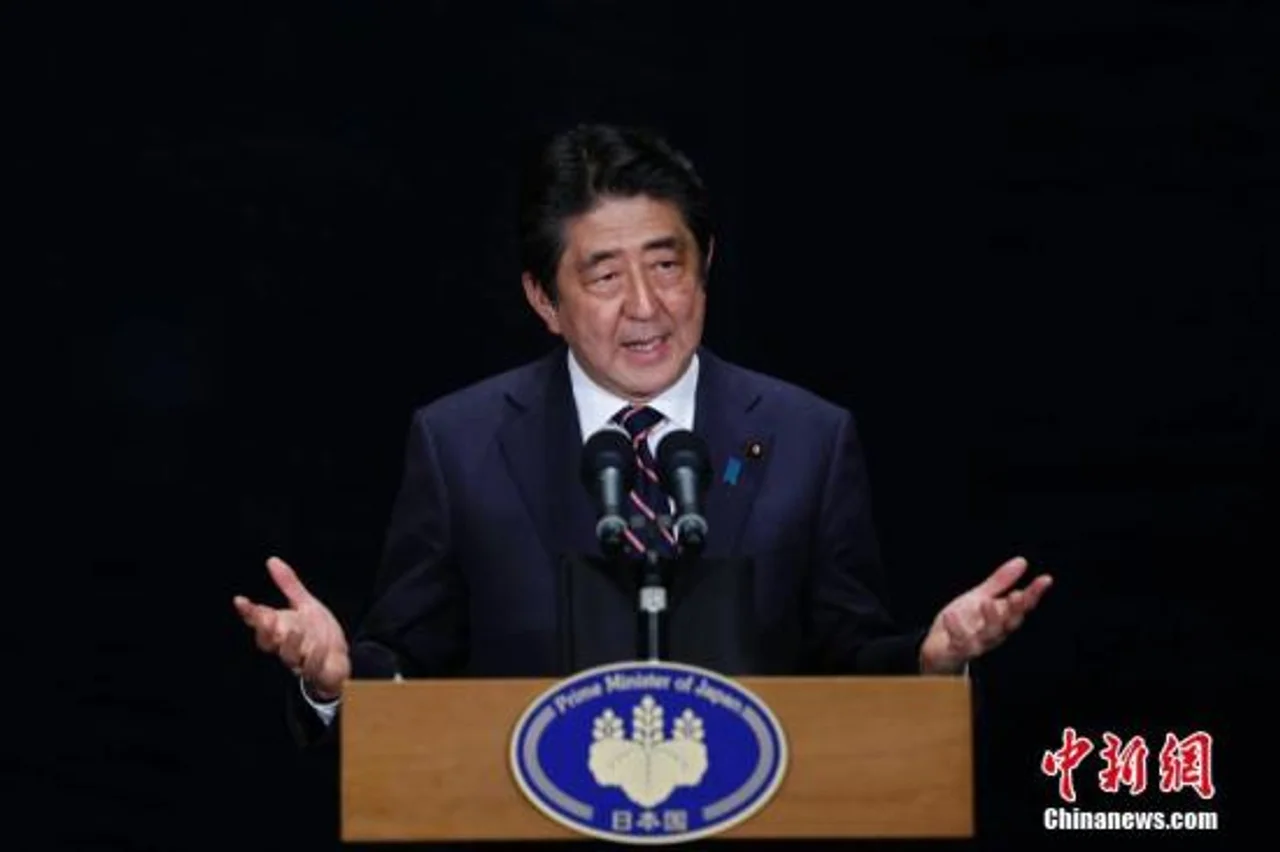 安倍因嘲讽议员的问题“毫无意义”遭批 鞠躬致歉