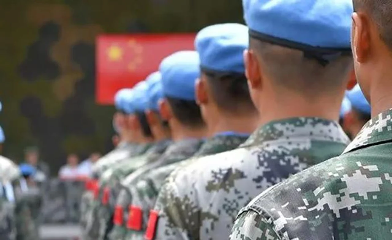 中国413名维和官兵被联合国授予“和平荣誉勋章”