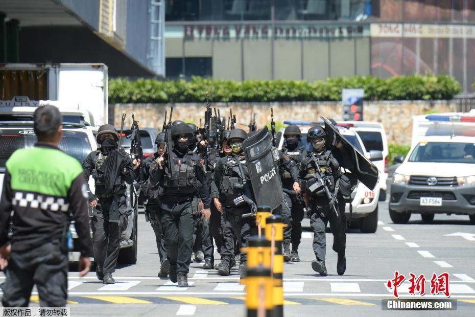 菲律宾一商场保安劫持约30名人质