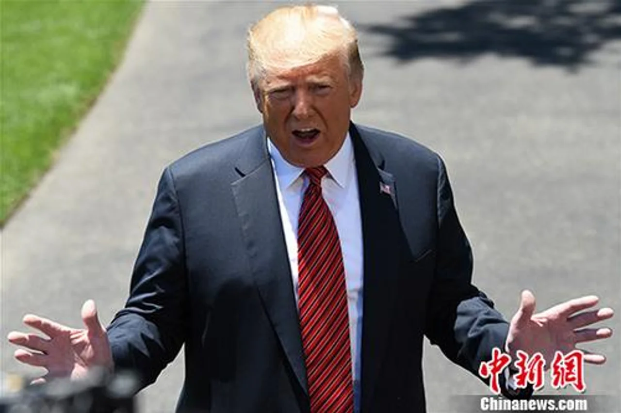 美媒:特朗普前顾问派人监视民主党,英前特工参与其中