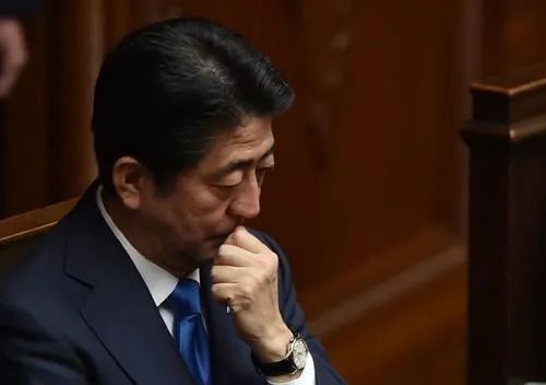 安倍提议奥运延期1年，日媒：2个原因