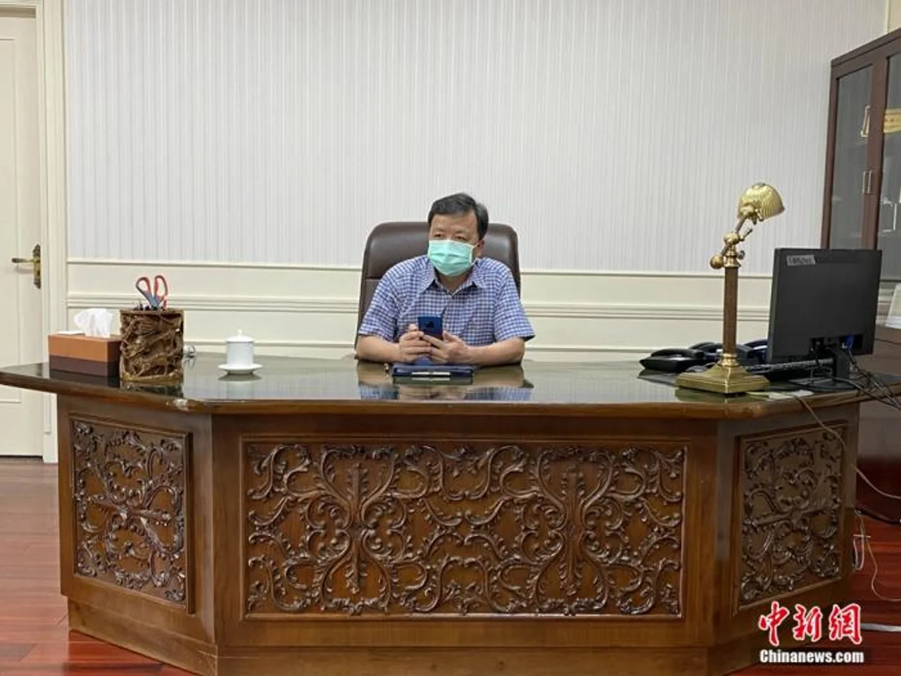 中国驻菲大使:中国政府将派遣抗疫医疗专家组助菲抗疫