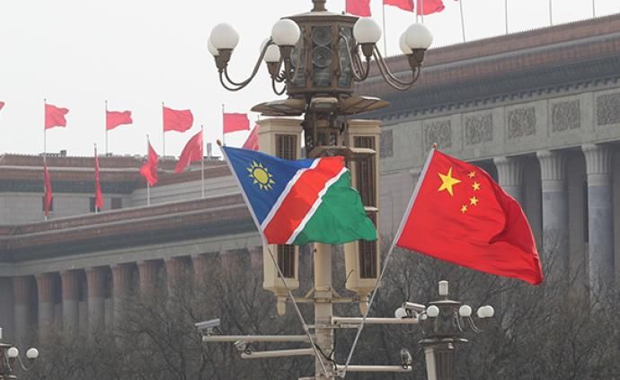 习近平同纳米比亚总统通电话