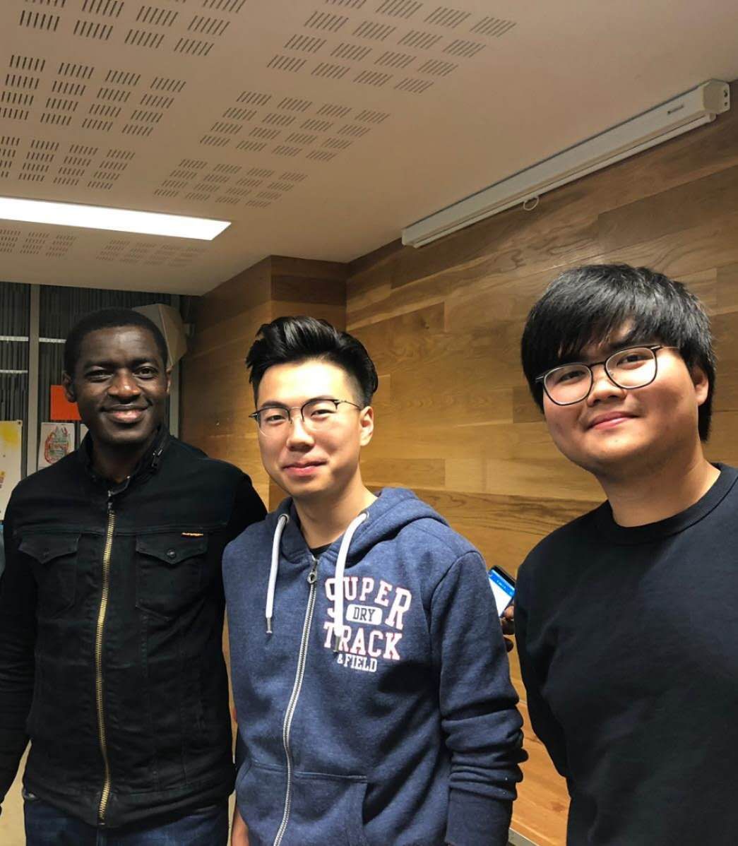 每天被英国网友“催更”疫情图表的中国留学生：我会坚持画到英国的疫情像中国一样平稳的那天