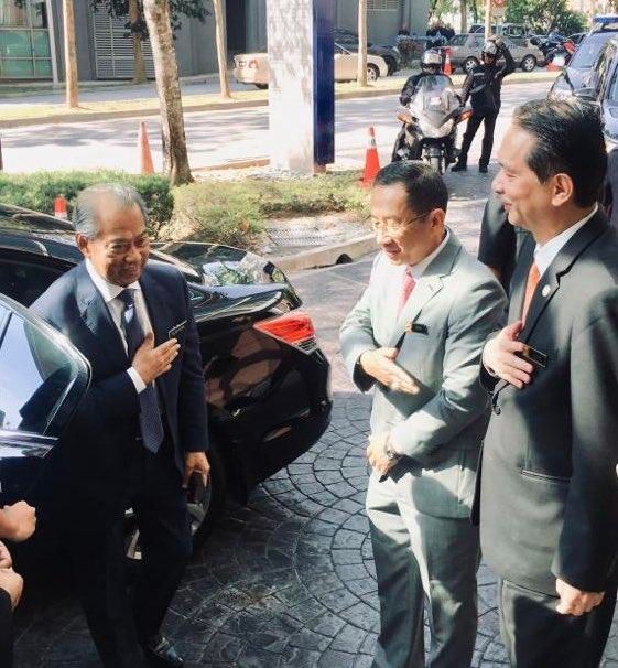 应对疫情全方位 马来西亚推荐新问候动作替代握手礼