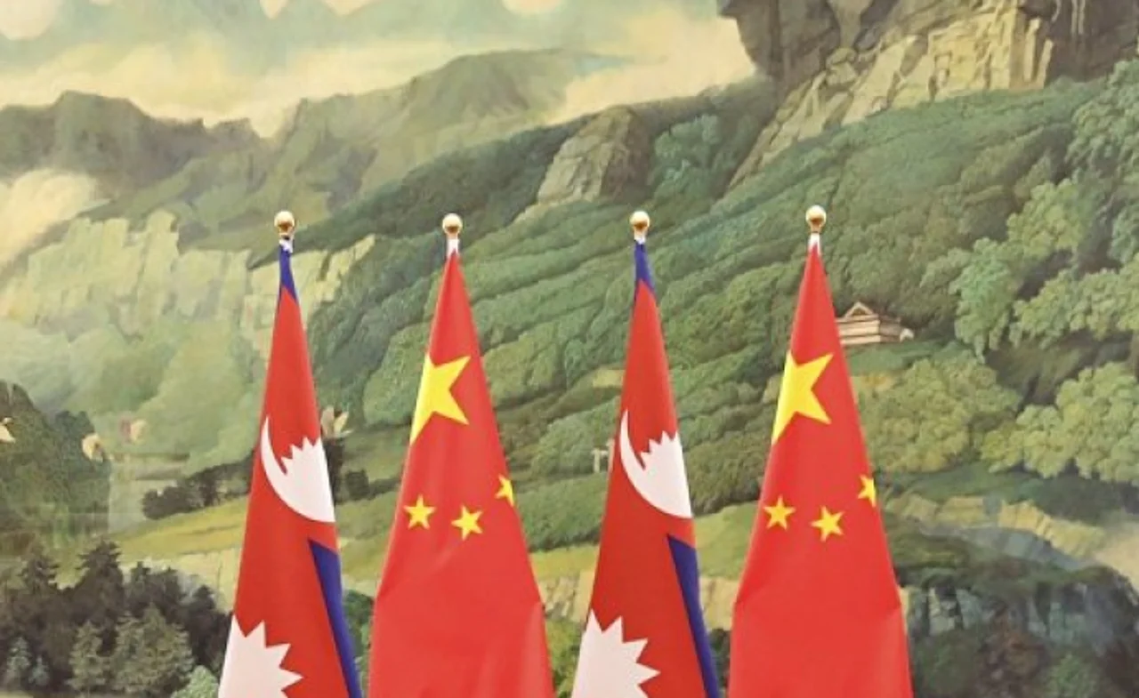 习近平同尼泊尔总统班达里通电话