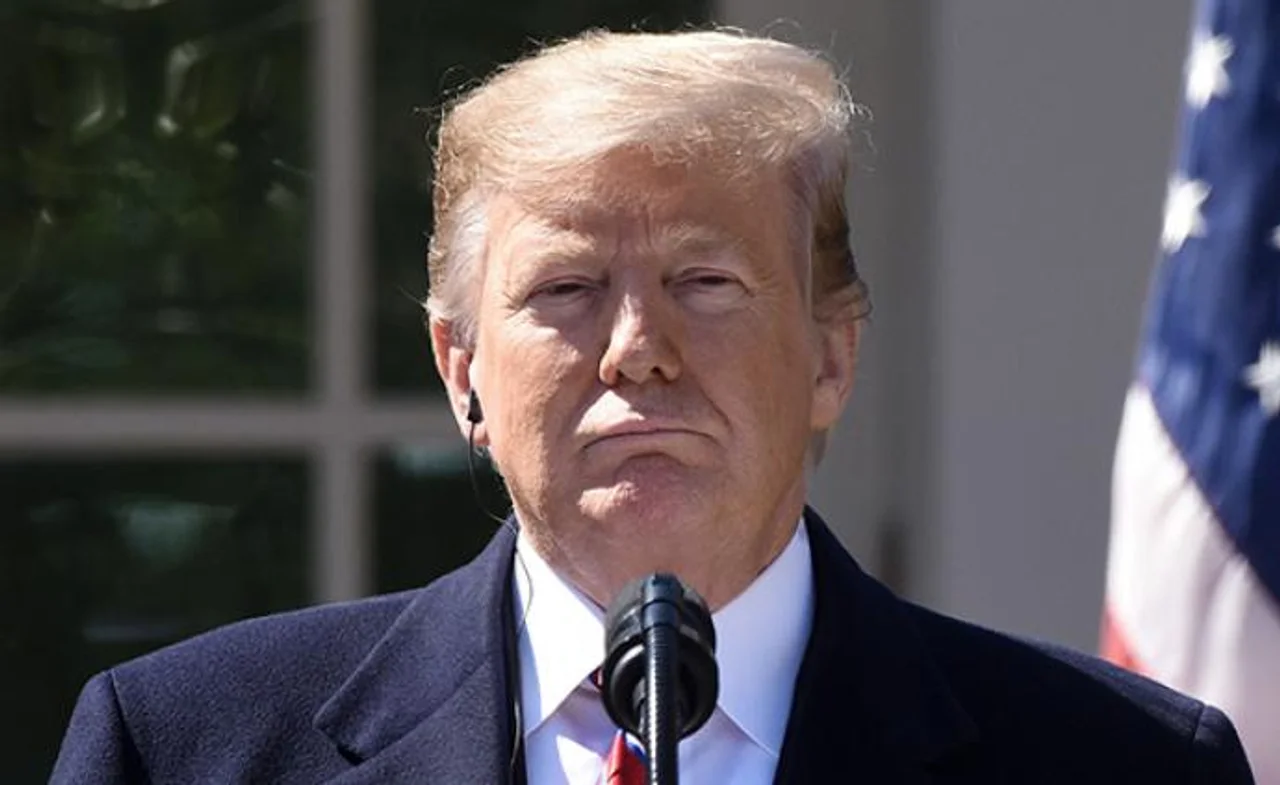 特朗普考虑白宫降半旗哀悼疫情死难者