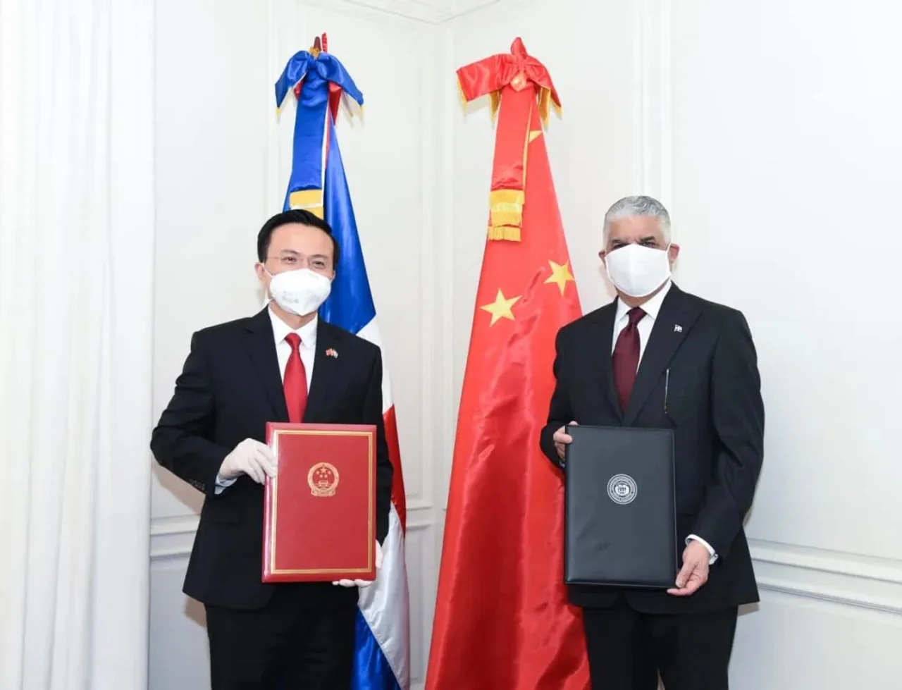 新生的中多关系将在携手抗疫过程中进一步升华——中多举行建交两周年纪念及抗疫捐赠活动