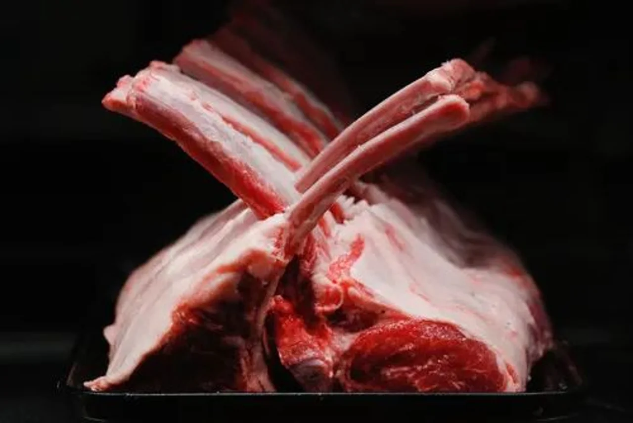 特朗普动用《国防生产法》来防“肉荒”,可事情没那么简单……