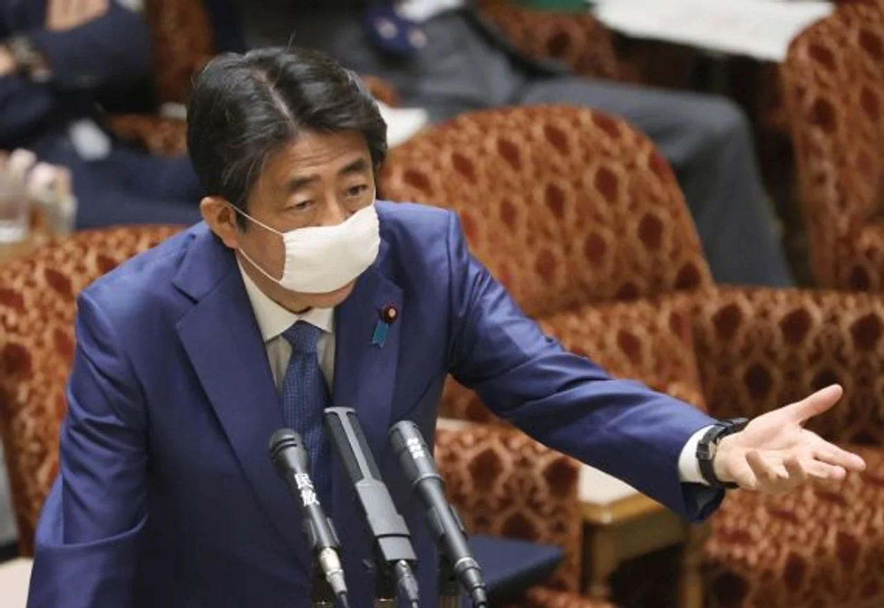 日媒:围绕疫情防控,安倍晋三与官房长官菅义伟出现裂痕