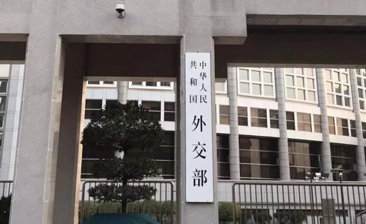 中方将怎样管理在港外国新闻机构和非政府组织?外交部回应