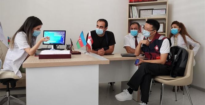 中国抗疫医疗专家组在阿塞拜疆调研交流