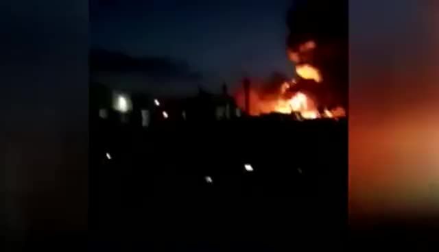 【视频】突发！英国一工厂发生巨大爆炸，蘑菇云形火球直冲上天