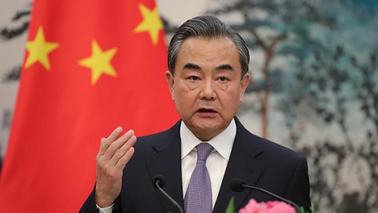 王毅会见塔吉克斯坦外长:坚决反对任何外部势力干涉塔内政