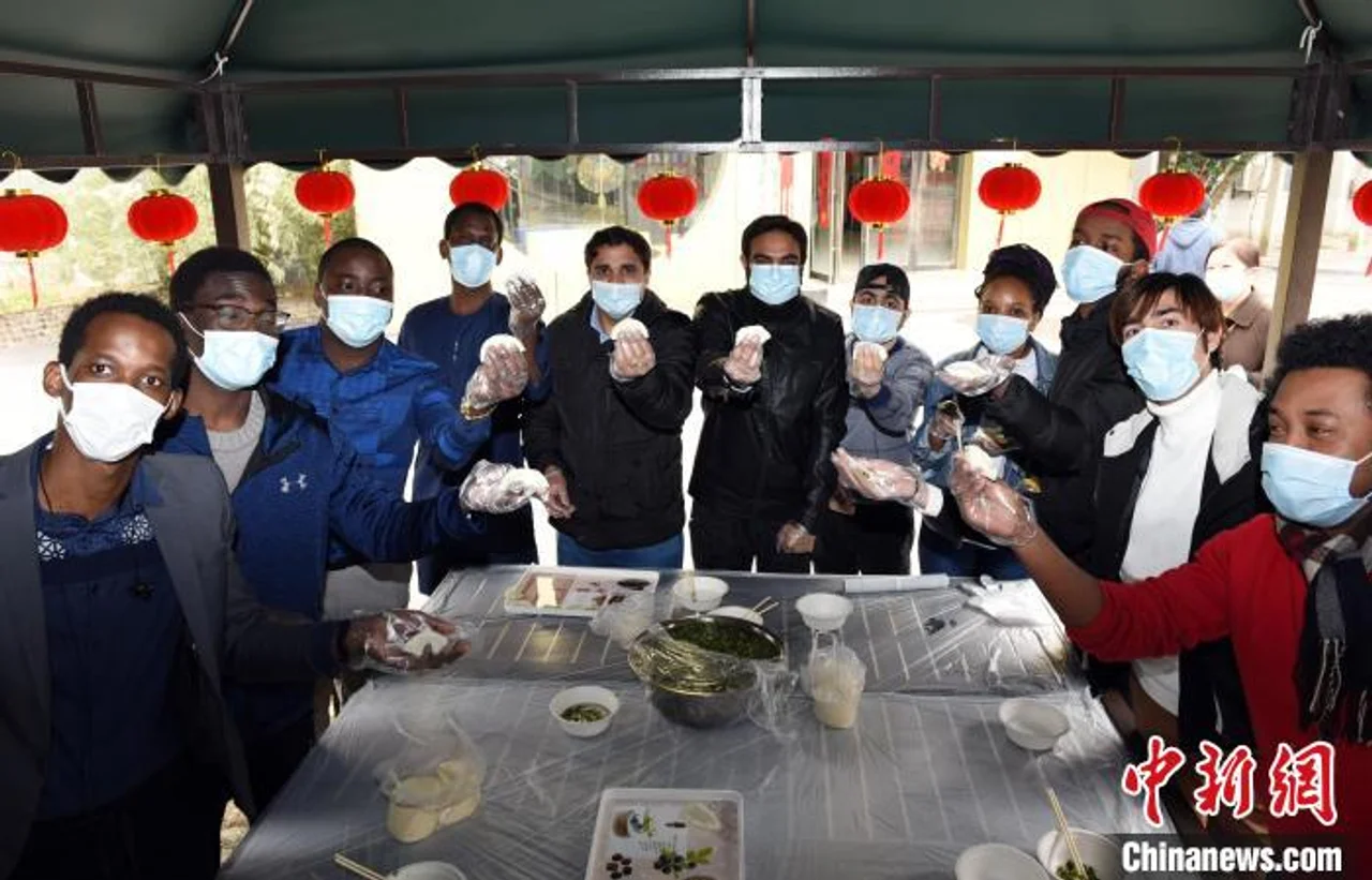 在皖中外学子:体验中国年文化 身在异乡温暖满满