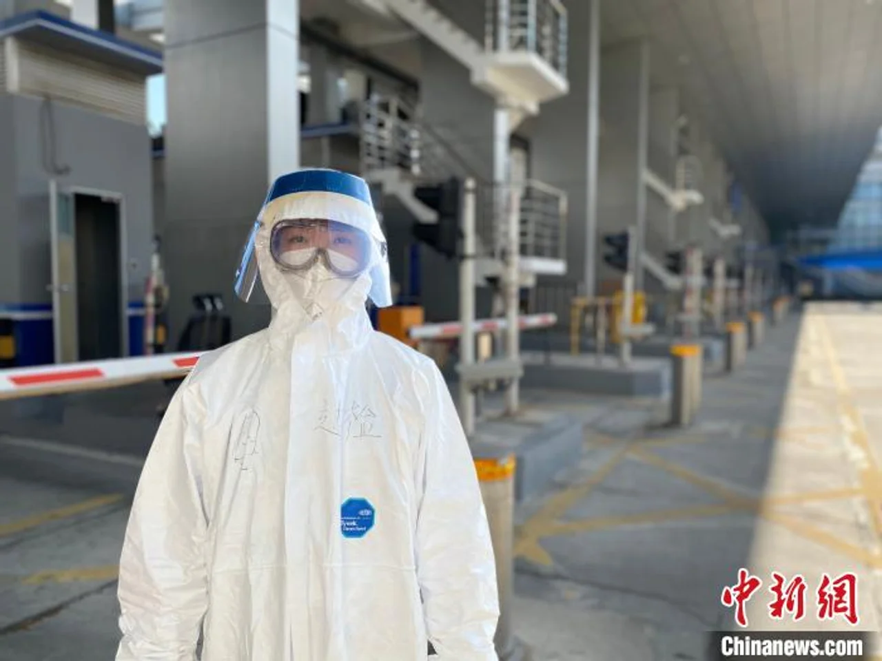 春节过年坚守岗位十余载的深圳边检民警