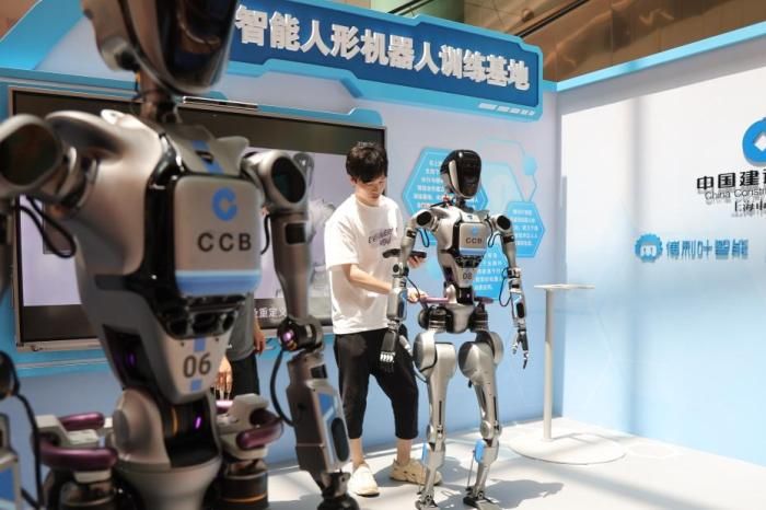 从炫技到实用 北京人形机器人加速“成长”
