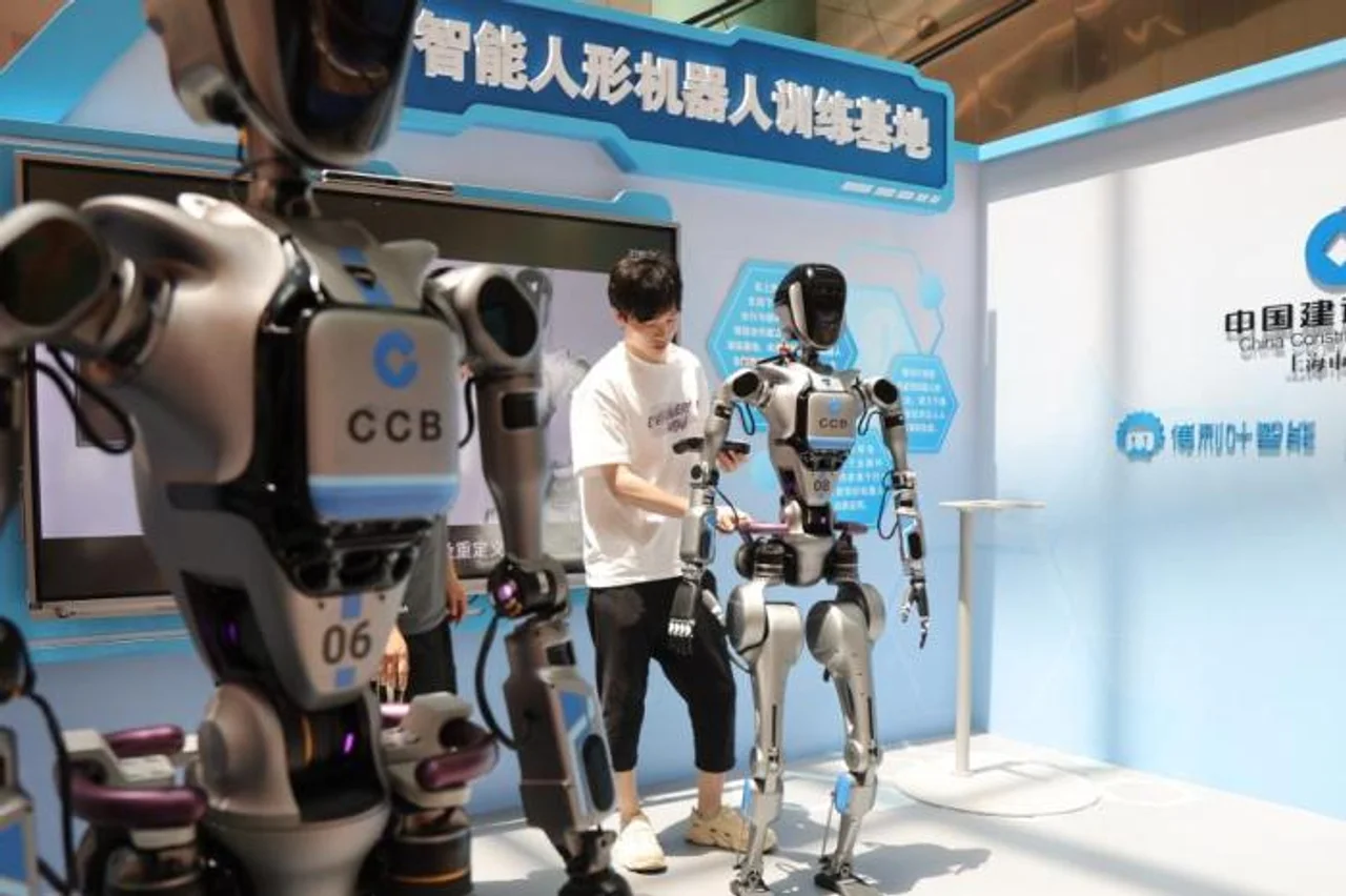从炫技到实用 北京人形机器人加速“成长”