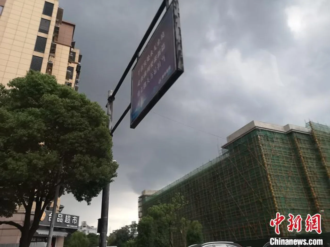 浙江多地最高温突破38℃ 台风 暂不受“鹦鹉”影响