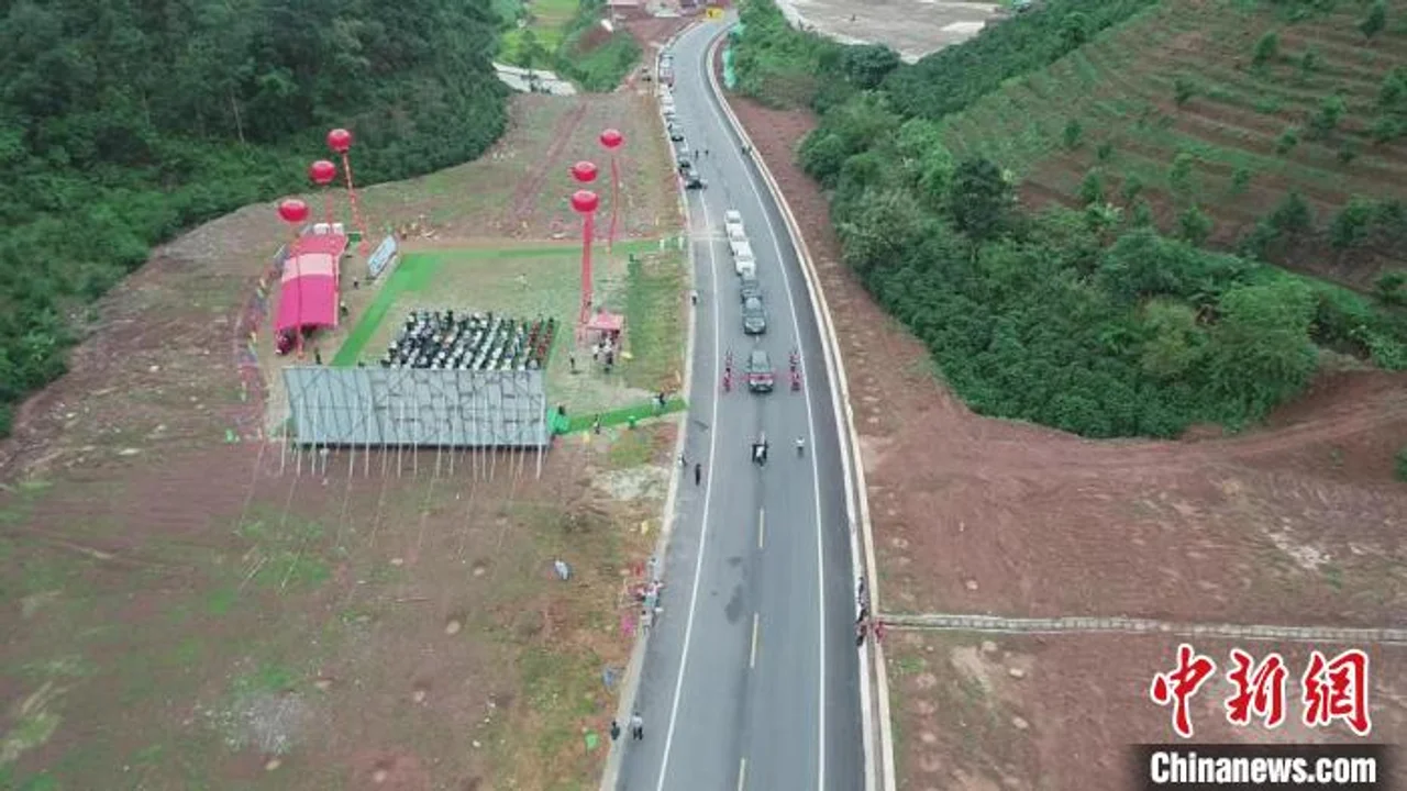 云南一通往中缅边境勐阿口岸公路建成通车