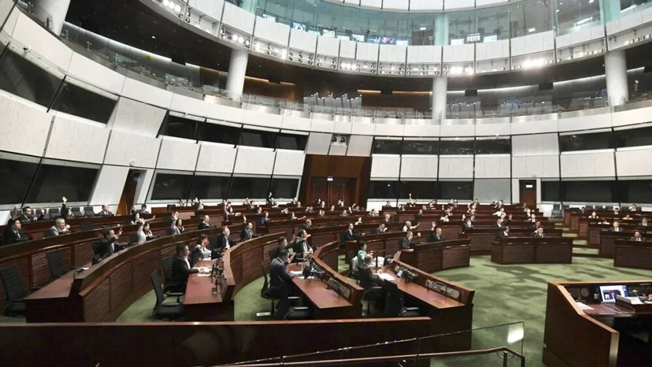 加速“去殖民化”!香港立法做出重大改变