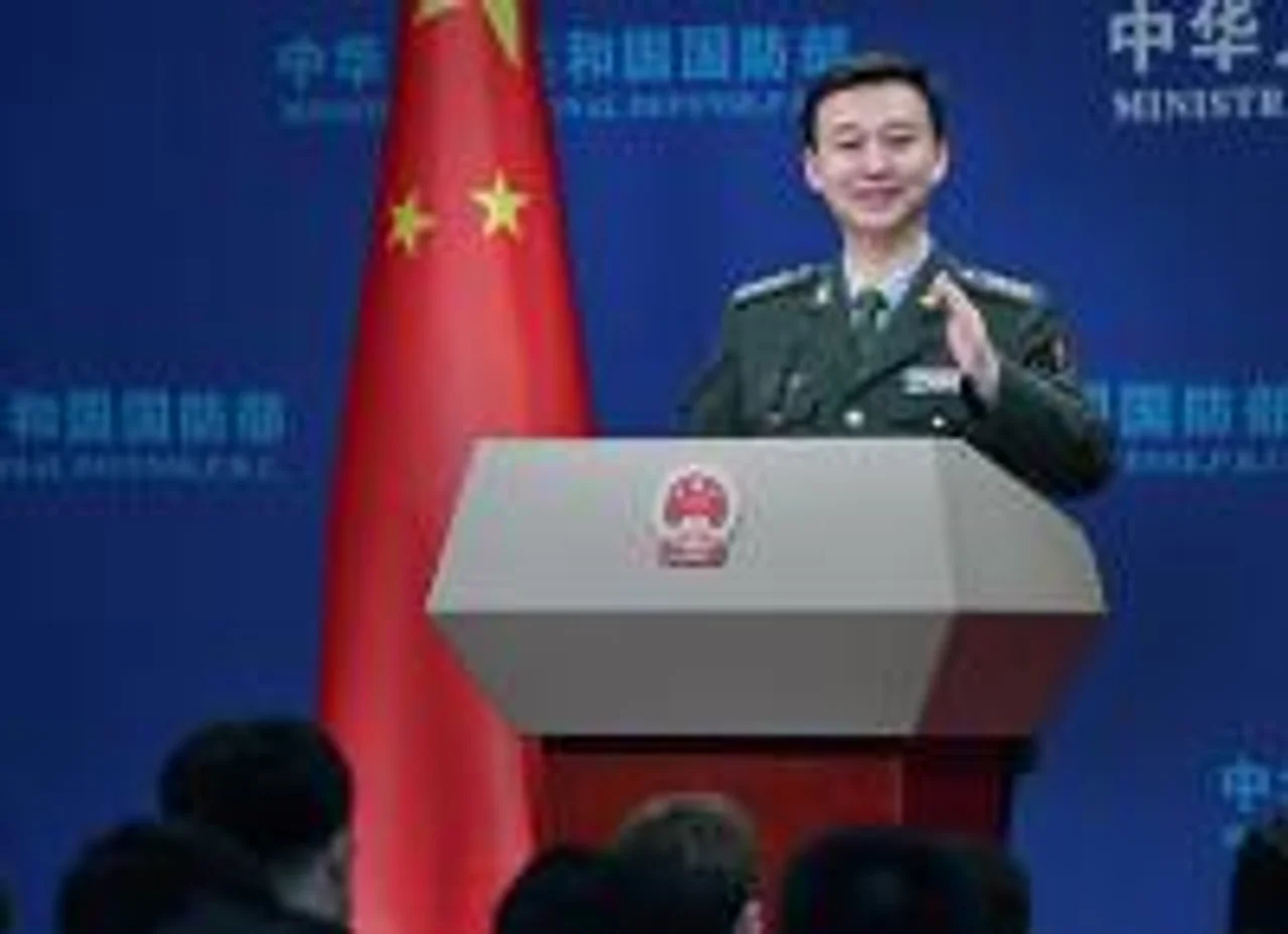 中国国防部:076两栖攻击舰下水是海军装备发展正常安排