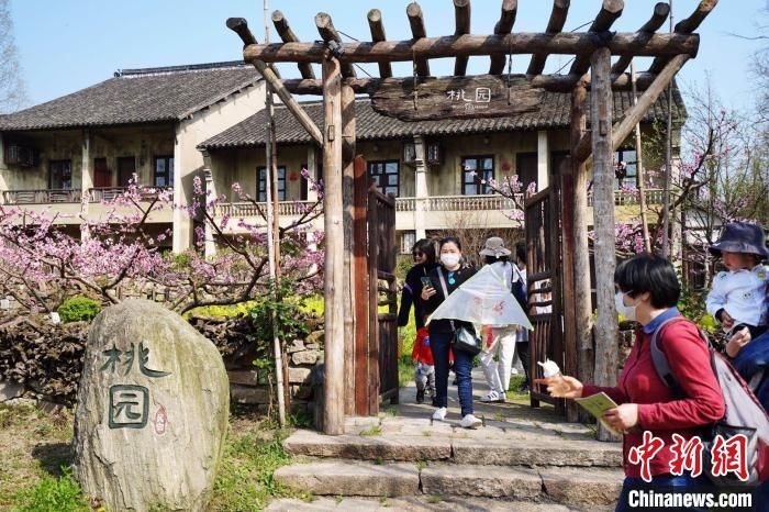 嘉兴市委书记客串“主播”当游客 “云上+线下”同步启动旅游季