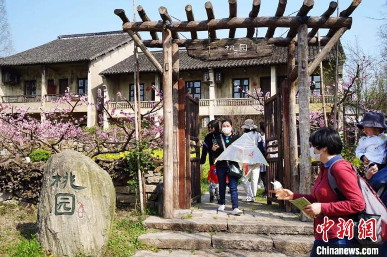 嘉兴市委书记客串“主播”当游客 “云上+线下”同步启动旅游季