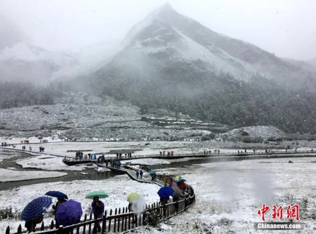 四川稻城亚丁、瓦屋山等景区景点8日起恢复开放