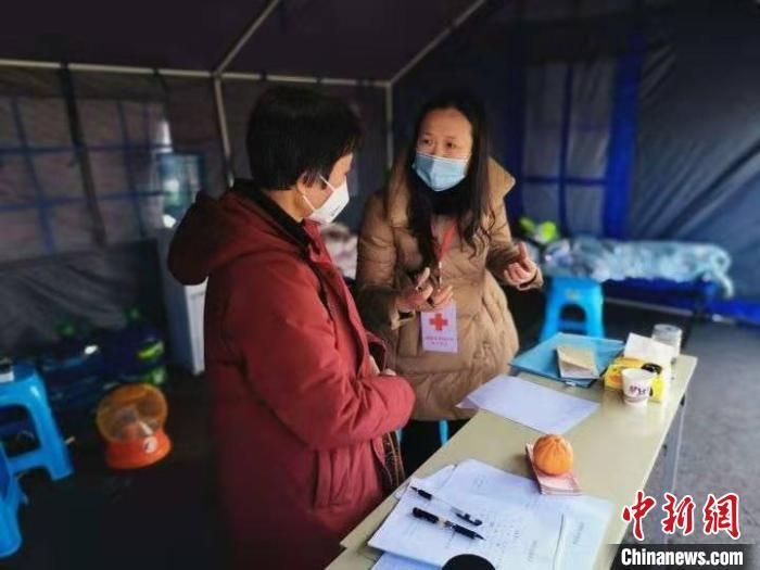  成都一热心老人捐款9600元支援武汉