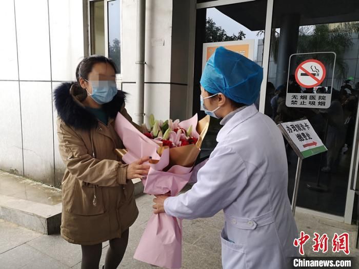 广西3例新冠肺炎患者出院 专家吁社会勿戴有色眼镜看待 