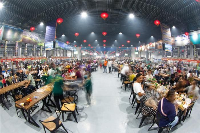 想吃地道又丰盛的新疆美食？到和田夜市逛一逛！