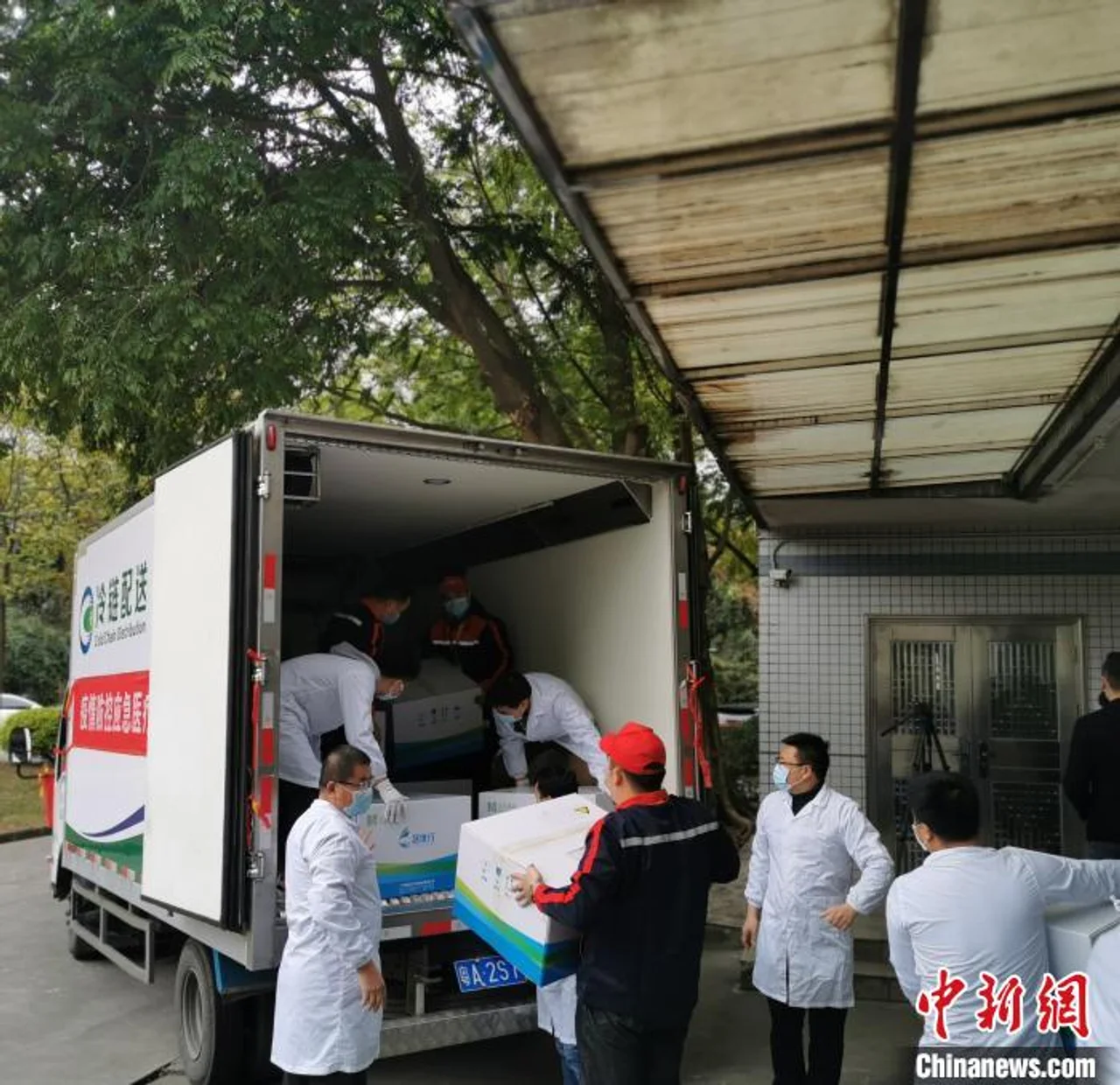 粤打通运输“绿色通道” 1185台货车随时待命援鄂